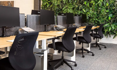 Tips on using modern office furniture systems for space gains