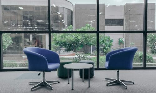 How modular furniture design enhances office appeal